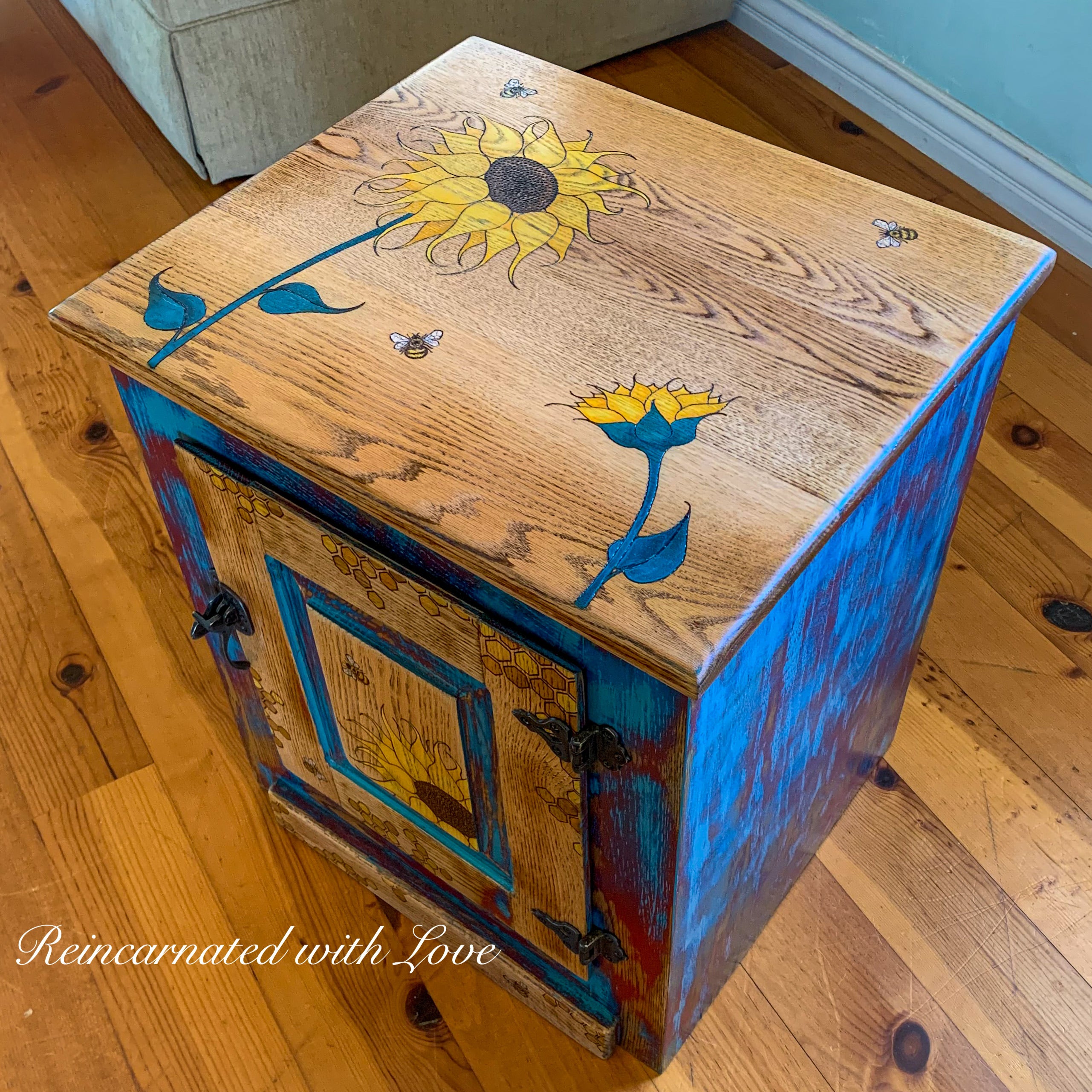 No More Painted Furniture: A Nightstand Makeover Using Water Based Stain —  prettydistressed